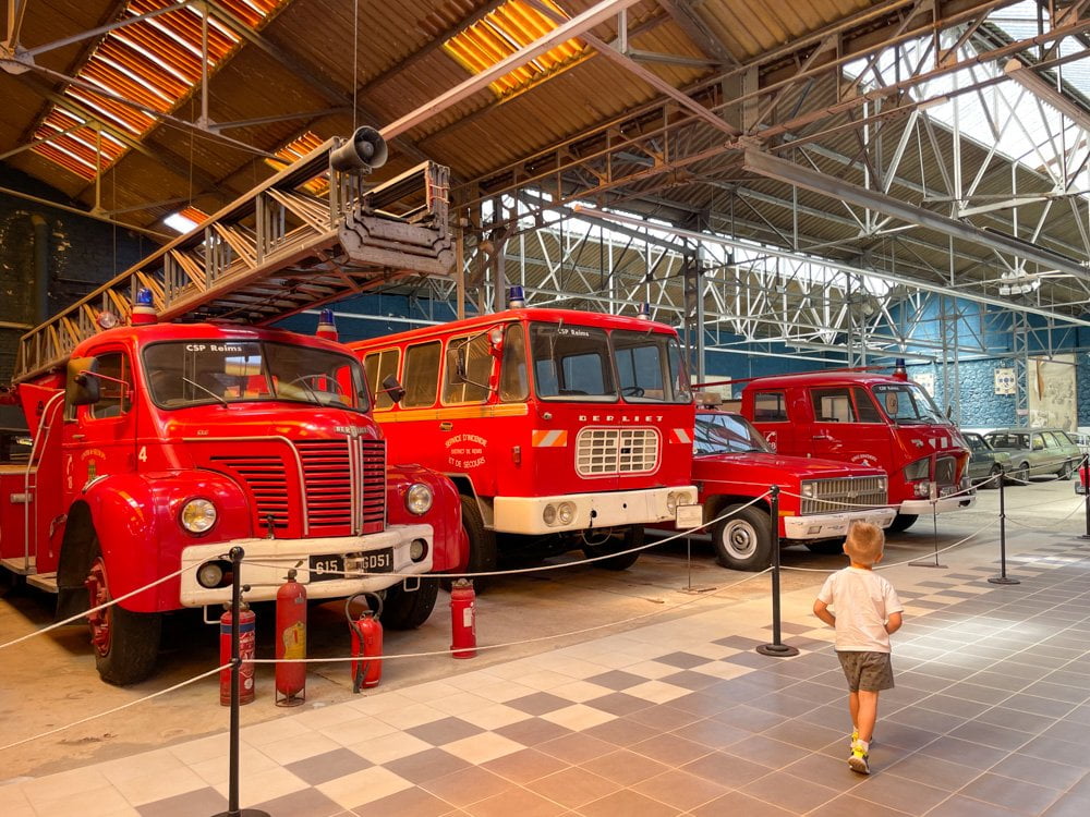 Camionette dei pompieri al Musée Automobile Reims Champagne