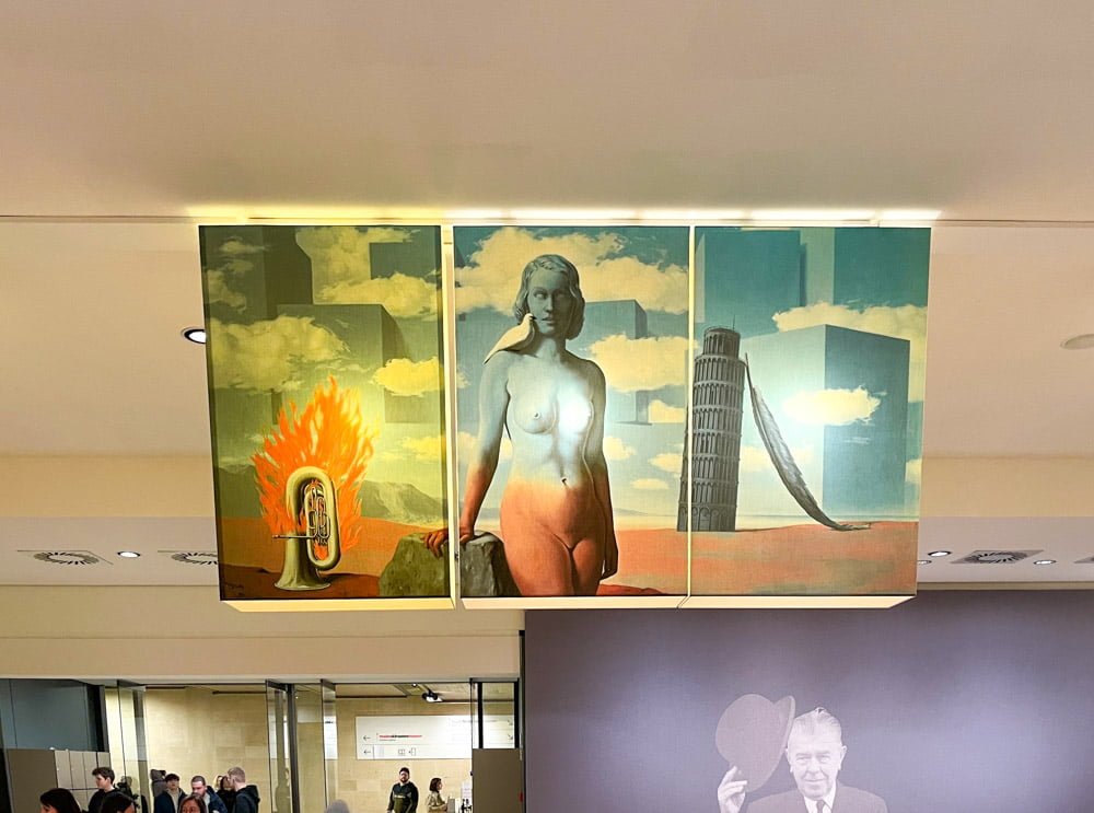 Atrio del Museo Magritte di Bruxelles