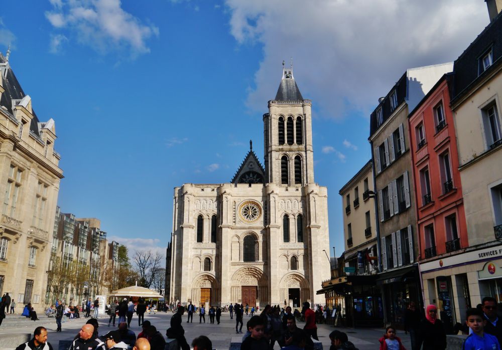 La Basilica di Saint-Denis nella periferia nord di Parigi