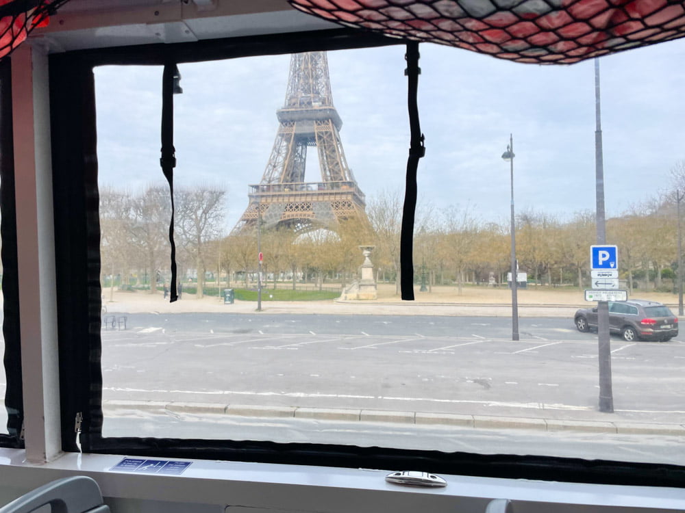 La Torre Eiffel vista dal bus anfibio Les Canards de Paris