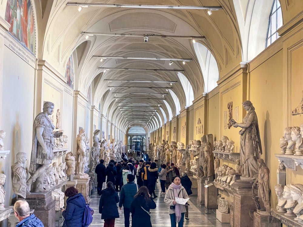 Galleria di statue del Museo Chiaramonti dei Musei Vaticani