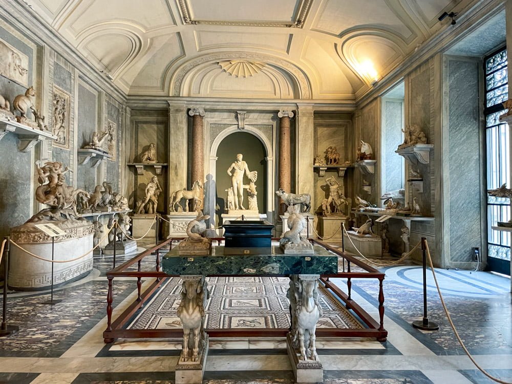Lo zoo di pietra della Sala degli Animali nei Musei Vaticani