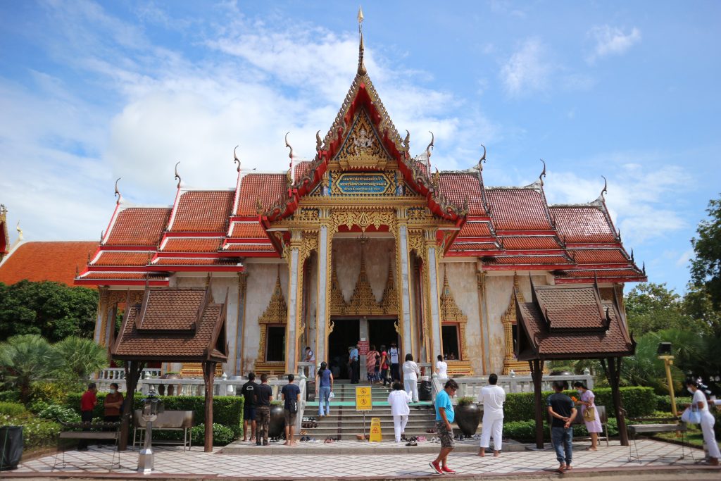 Tempio Wat Chalong a Phuket, foto Phakchira Sukcharearn