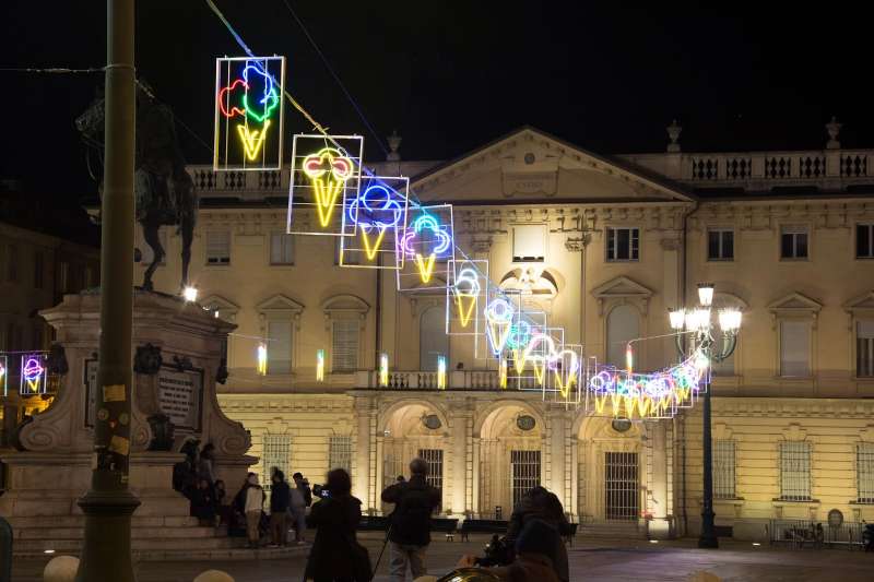 Ice Cream Light di Vanessa Safavi per la manifestazione Luci d'Artista di Torino