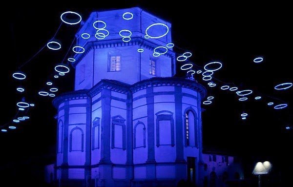 Piccoli Spiriti Blu di Rebecca Horn per la manifestazione Luci d'Artista di Torino