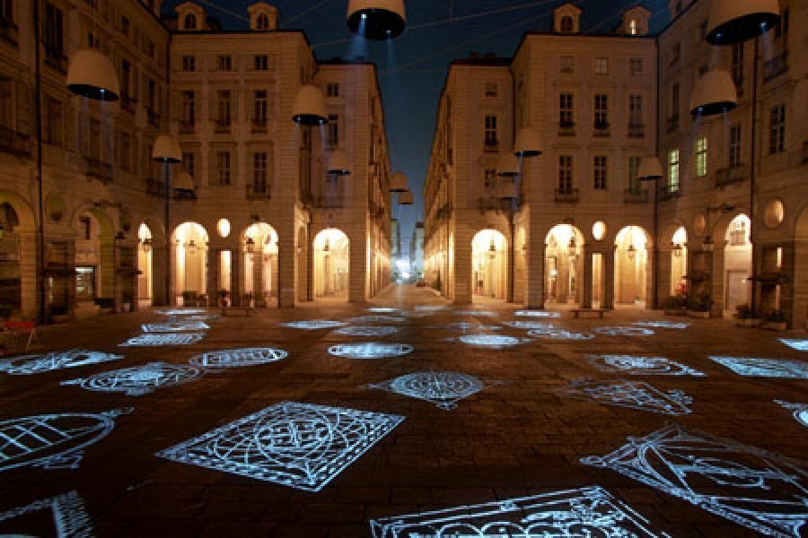 Cosmometrie di Mario Airò per la manifestazione Luci d'Artista di Torino