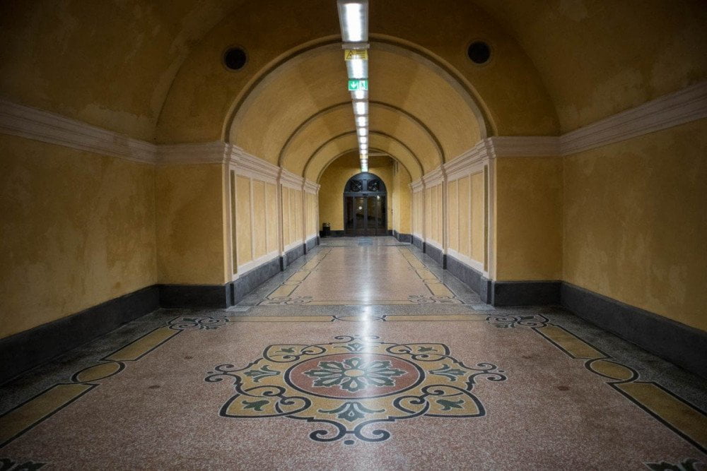 Corridoio dell'ascensore Castelletto Ponente a Genova