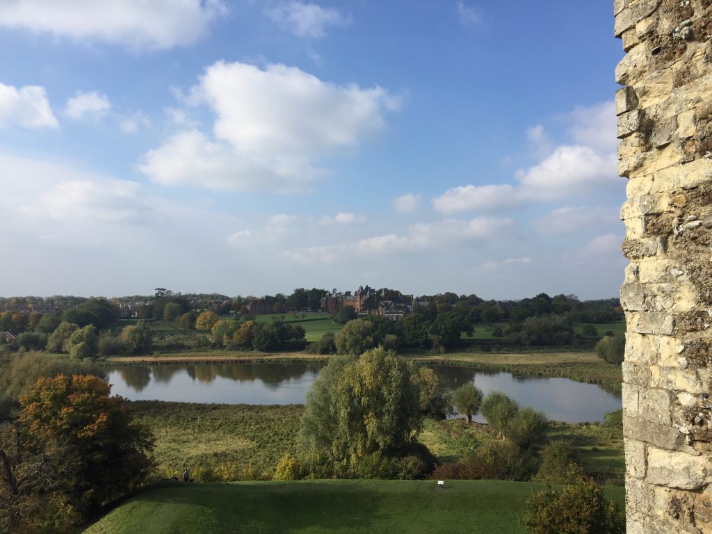 Vista sulla campagna inglese dalle mura del castello di Framlingham